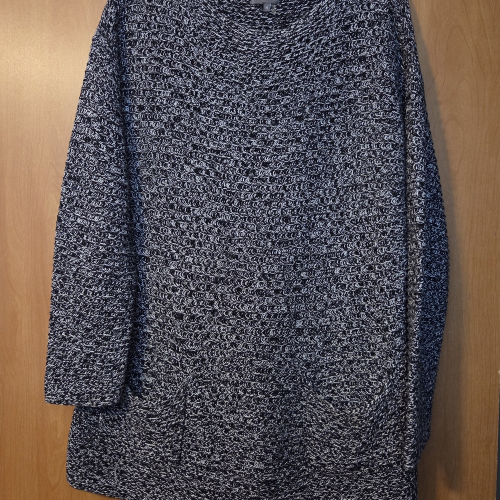 VINCE CAMUTO Black and White Cozy Knit Tunic Sweater Size M
